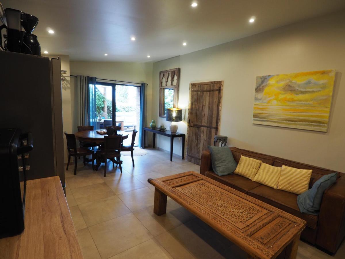 Maranatha, Front De Avec 4*